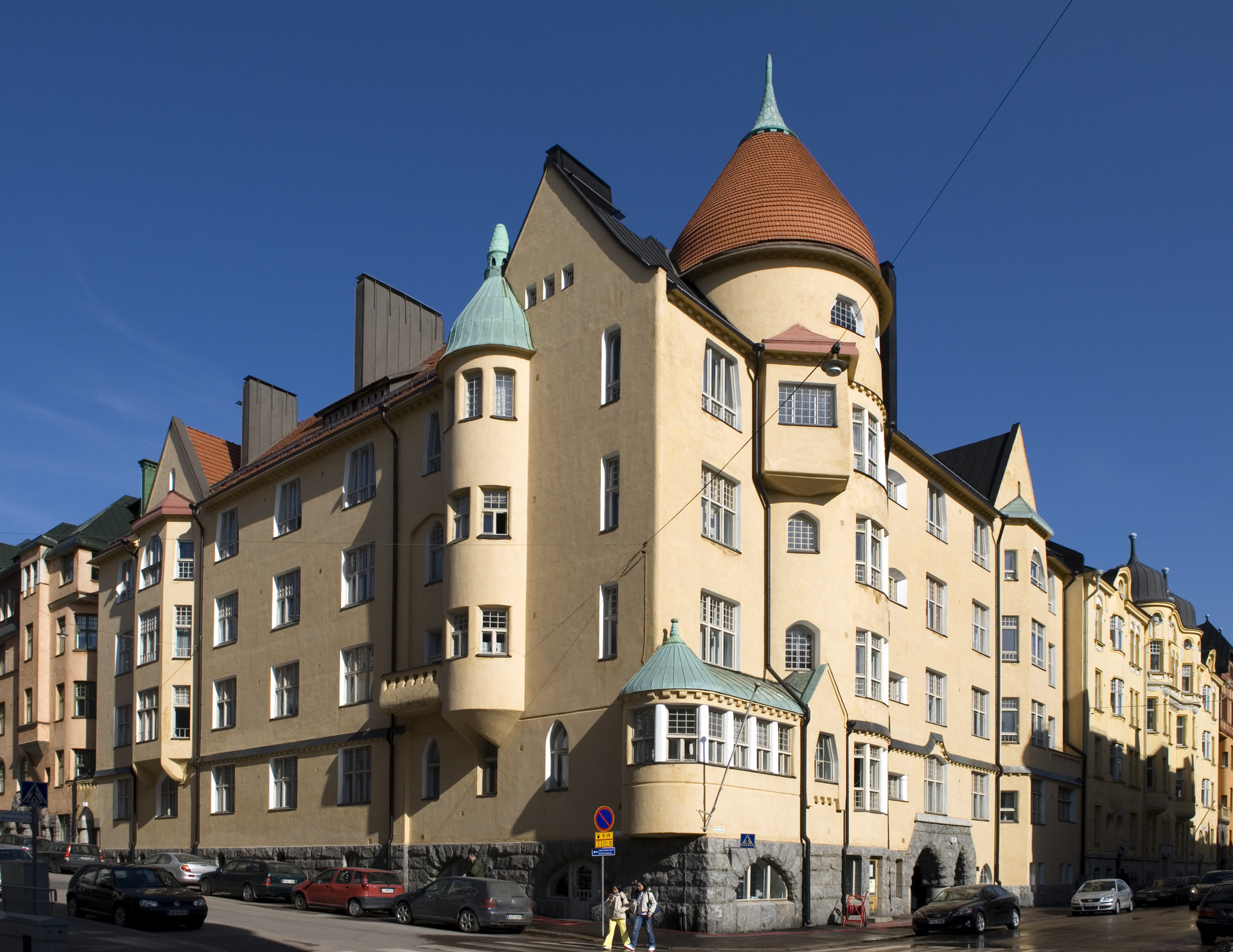 Näkymä osoitteesta Kauppiaankatu 7 ja Katajanokankatu 1.